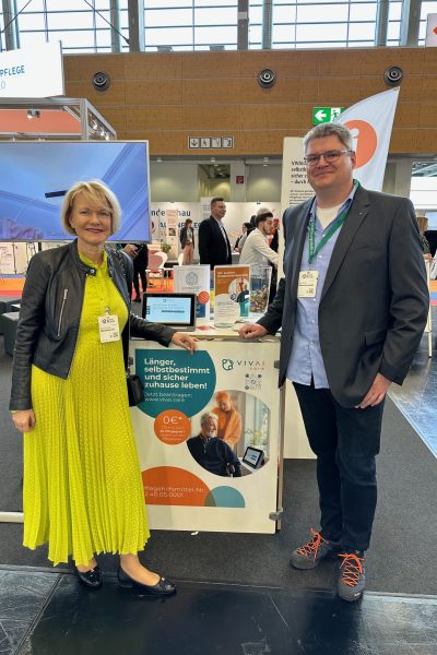 Bettina mit Jörg Wächter - der digitale Assistent der Zukunft O-Ton